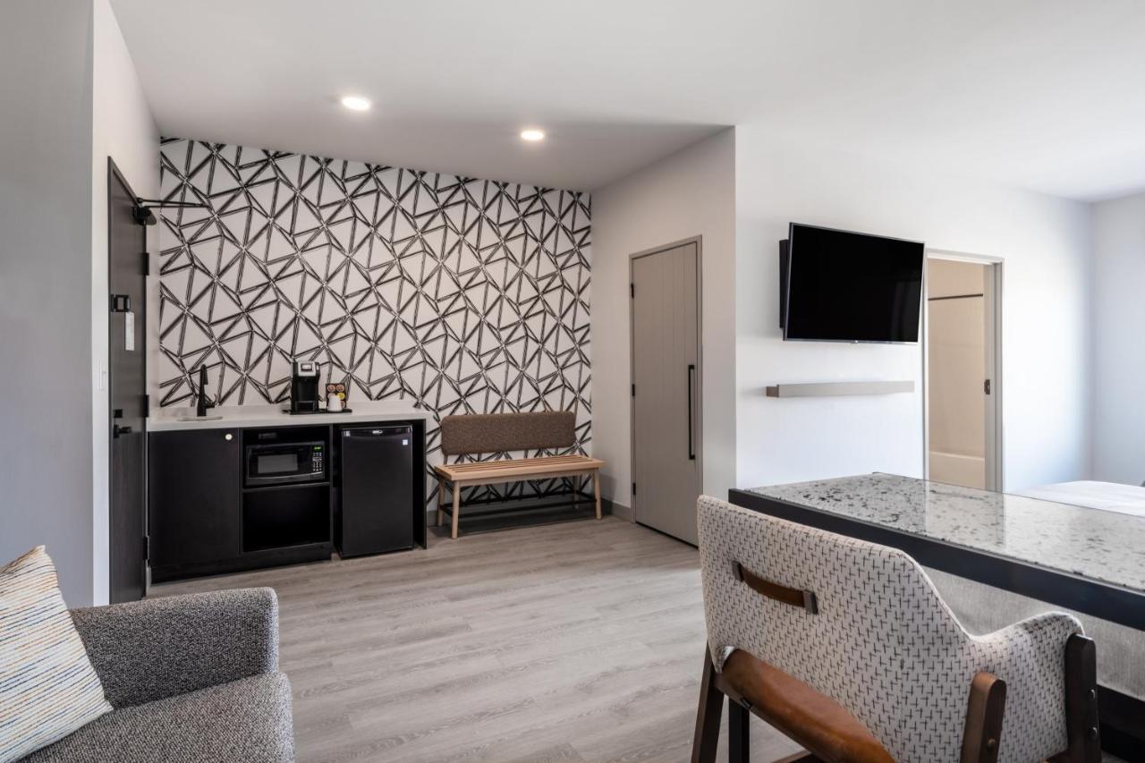 Atwell Suites - Denver Airport Tower Road By Ihg Bagian luar foto