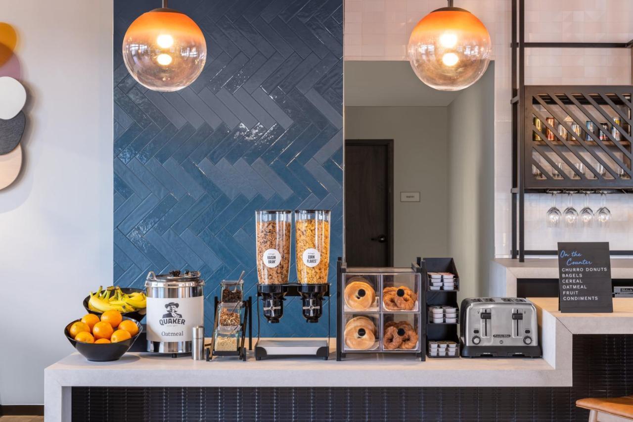 Atwell Suites - Denver Airport Tower Road By Ihg Bagian luar foto